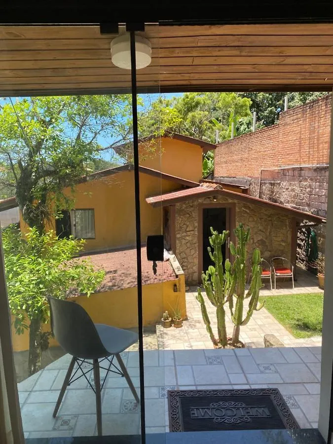 Plumeria Guest House Florianópolis البرازيل